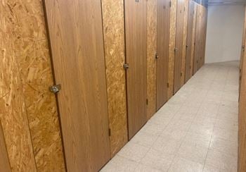 Private storage lockers
